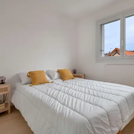 Découverte En Duo En Plein Centre De *